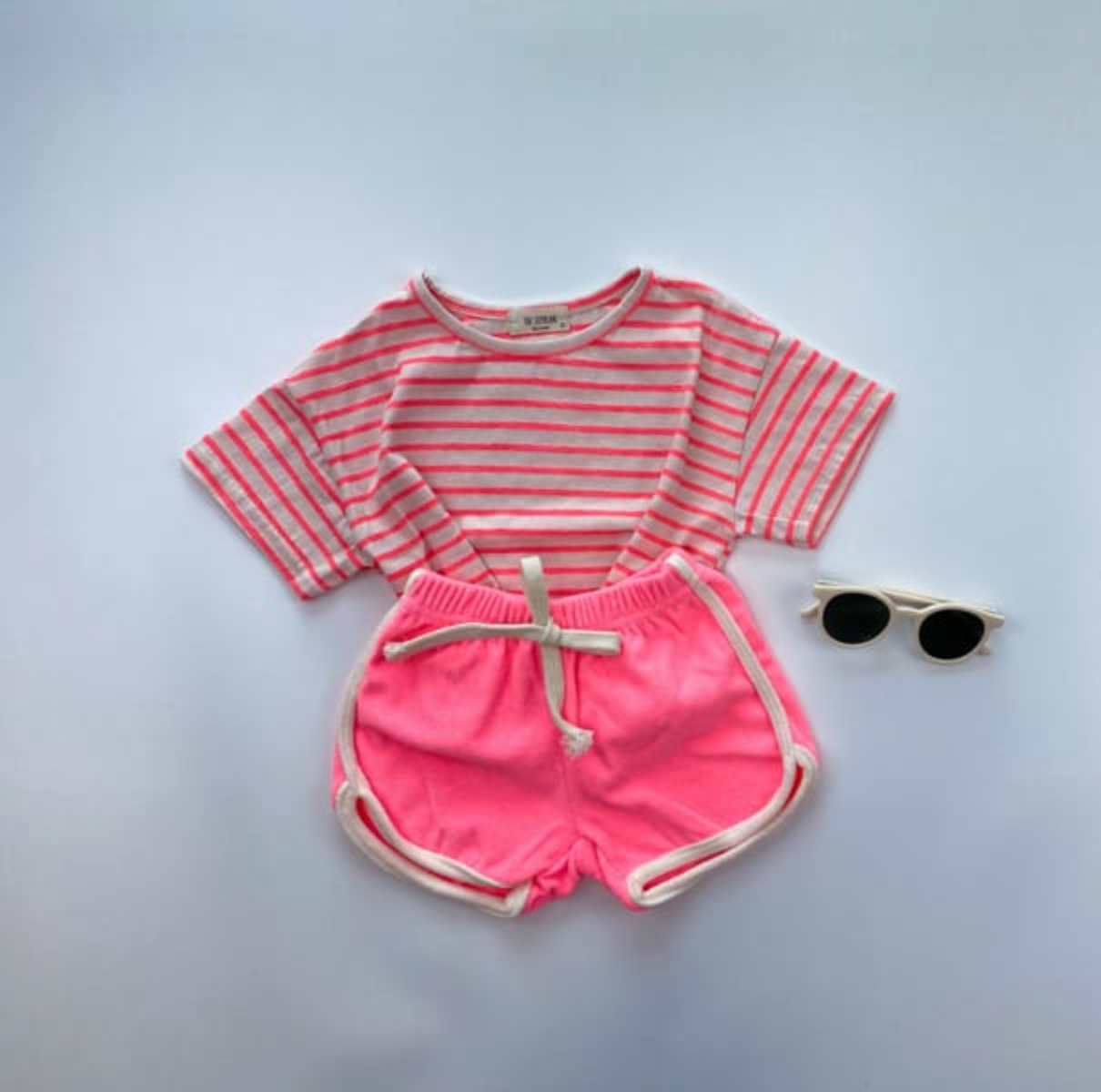 Dolphin Shorts in Neon Pink