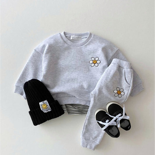 Smiley Daisy Sweatsuit in Grey