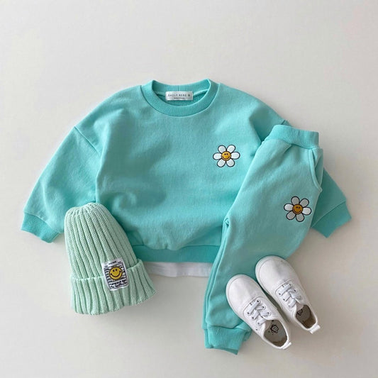 Smiley Daisy Sweatsuit in Mint