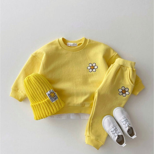 Smiley Daisy Sweatsuit in Yellow